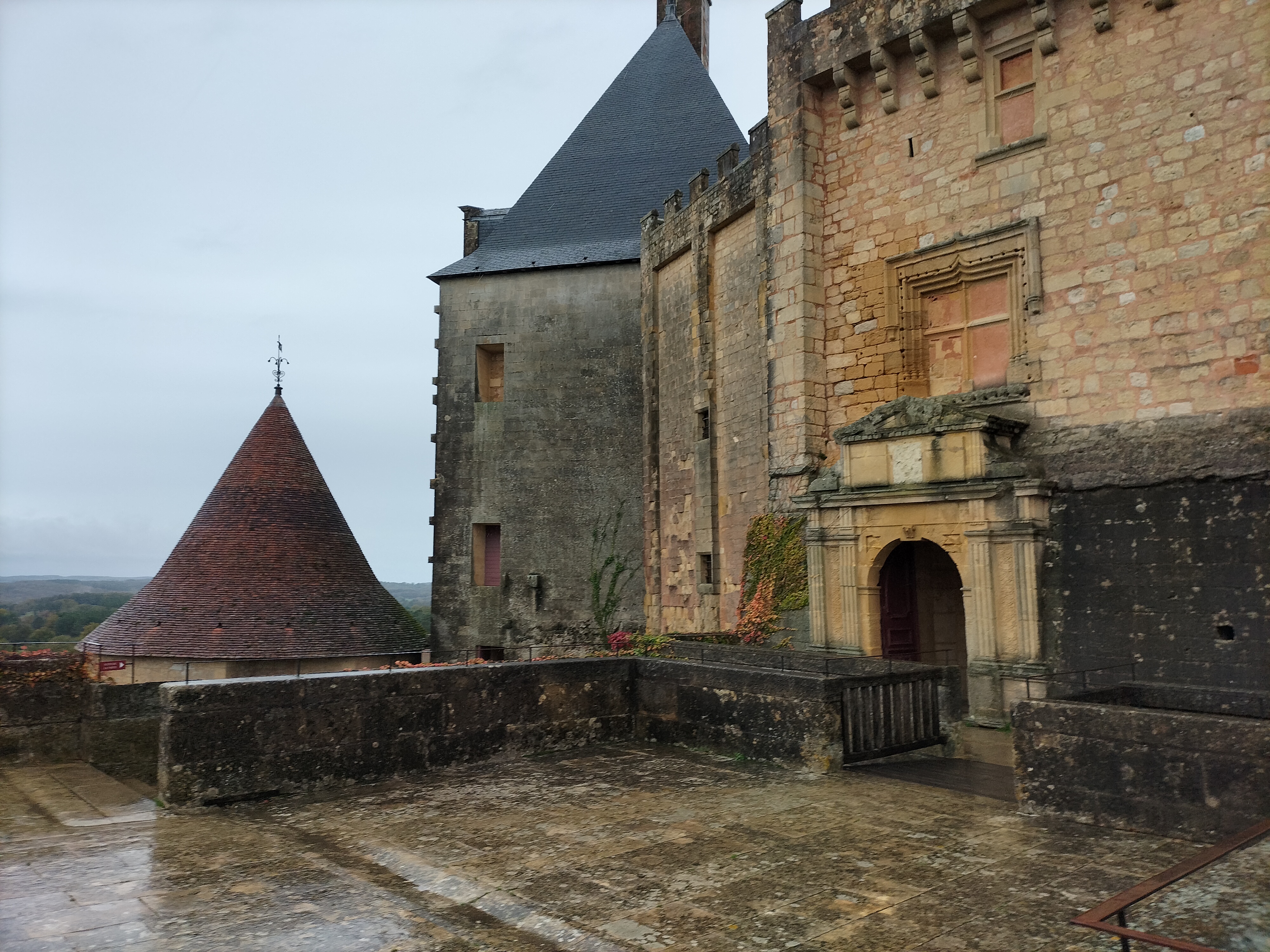 VISITES château DE BIRON