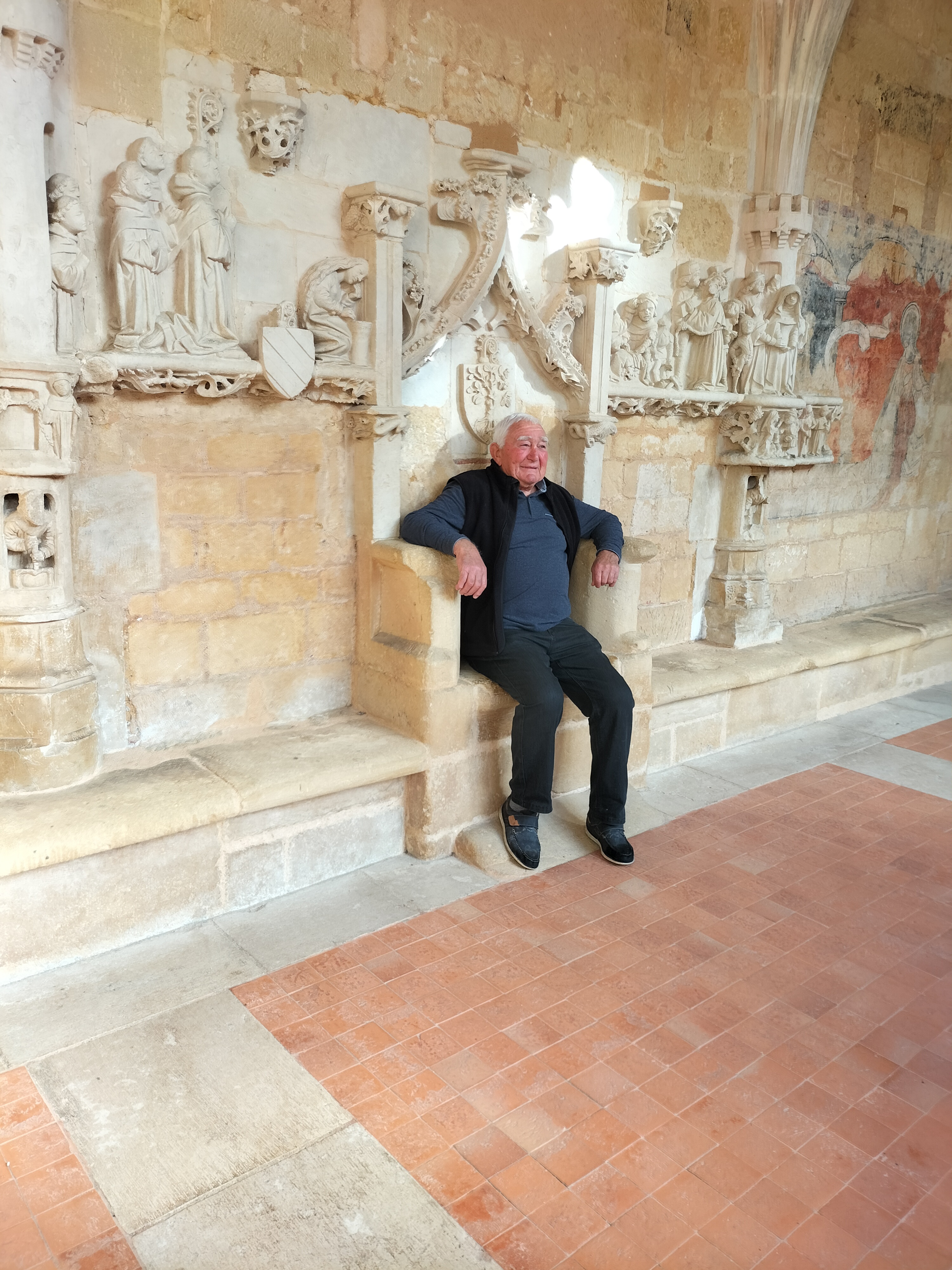 VISITES Le Cloitre de l' ABBAYE de CADOUIN