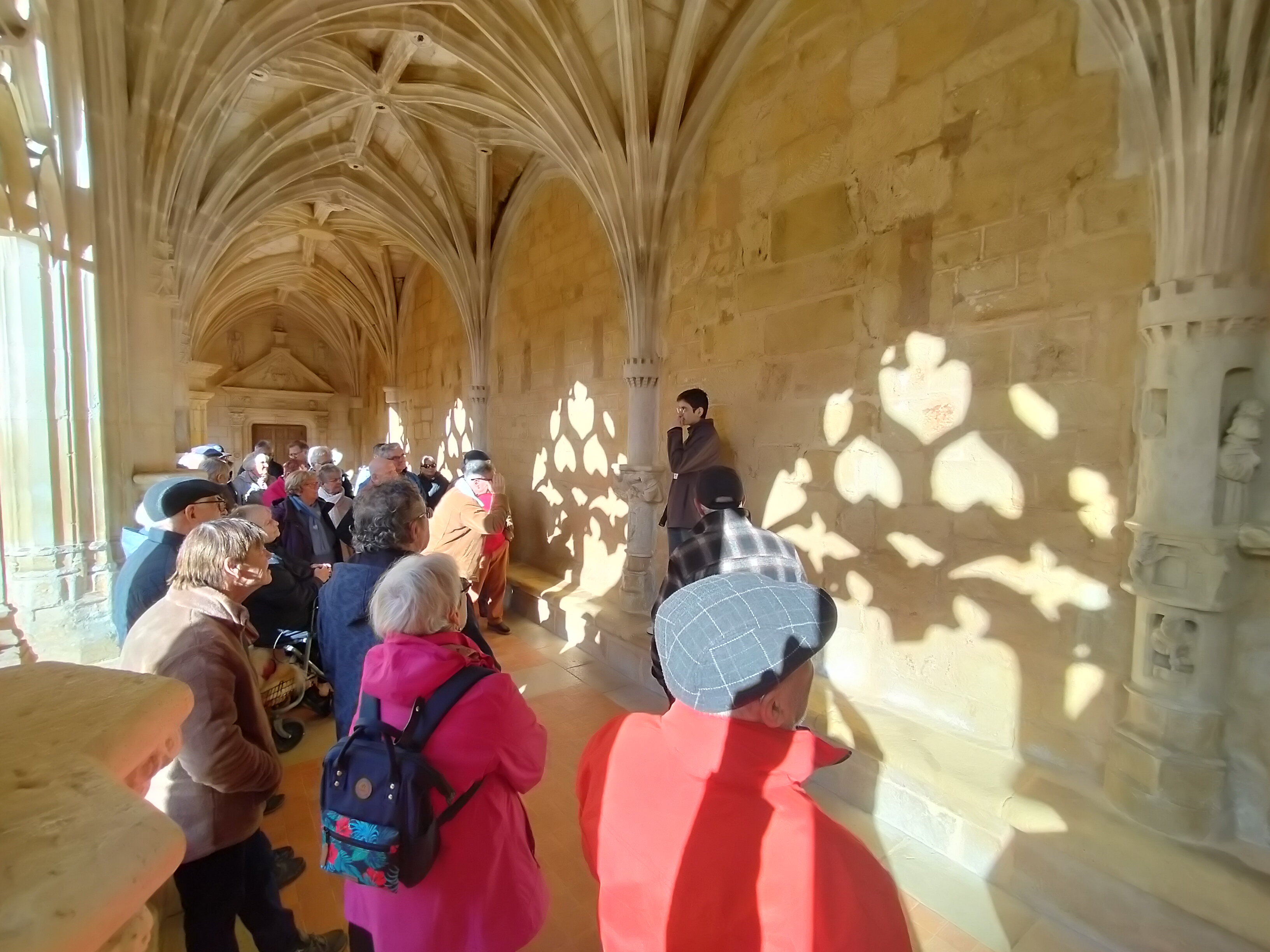 VISITES Le Cloitre de l' ABBAYE de CADOUIN