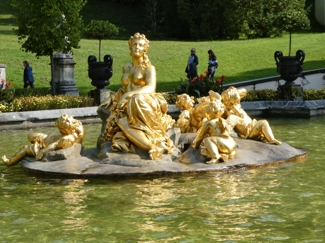 Statue doré à la feuille d'or